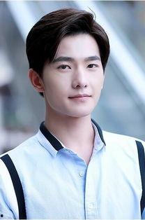 杨洋 个人资料,从阳光少年到影视巨星，探寻他的成长之路